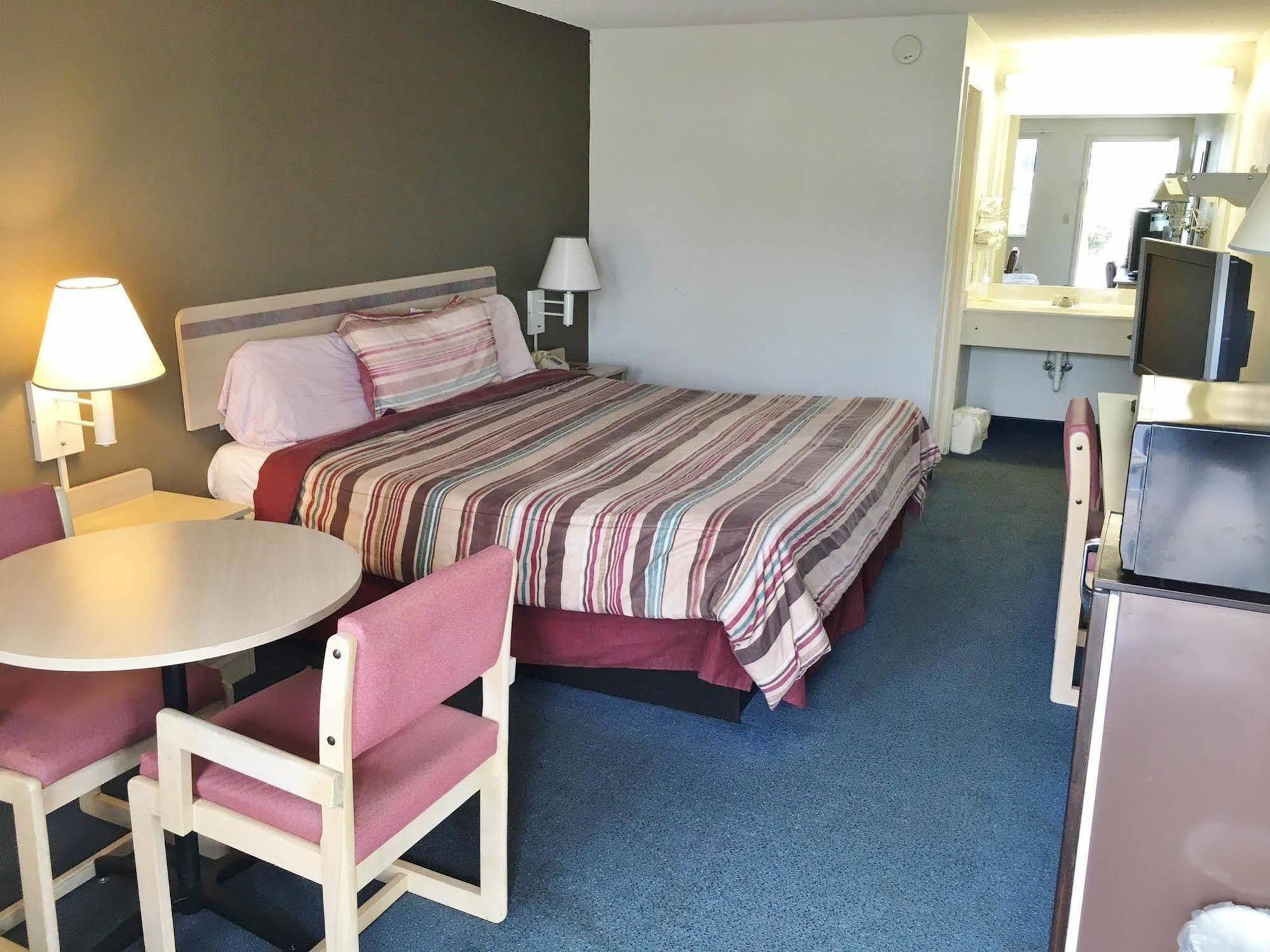 Rodeway Inn Elkton Ngoại thất bức ảnh