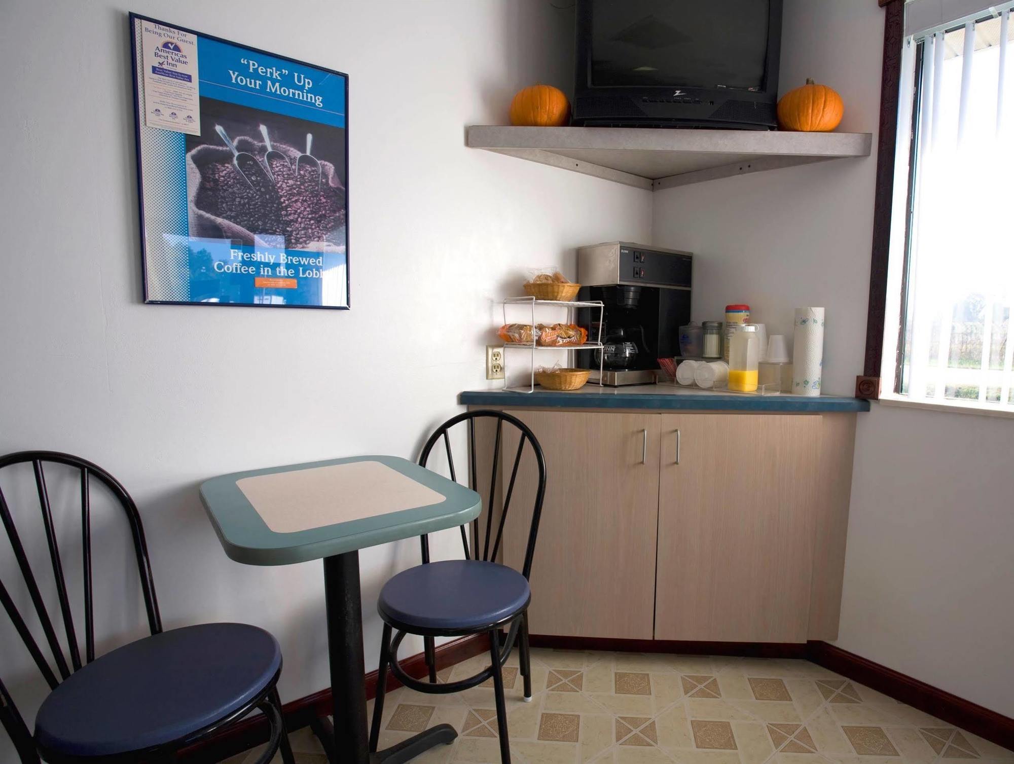 Rodeway Inn Elkton Ngoại thất bức ảnh